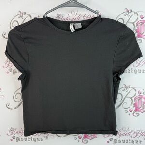 Divided T-shirt grey Black Crewneck Cropped Tee stretchy crop